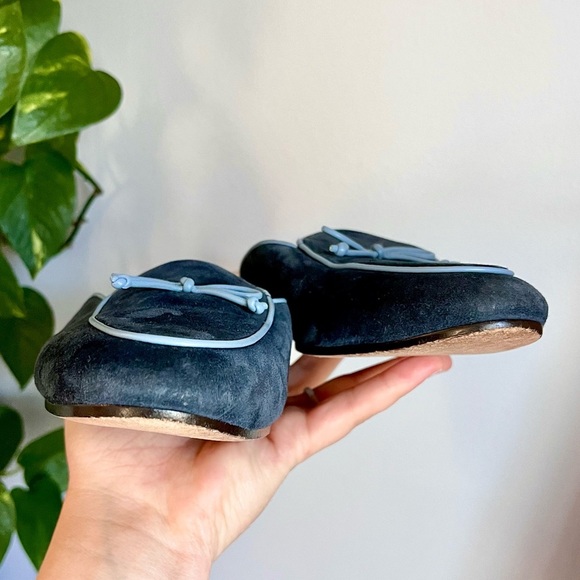 Kate Spade New York Devi Slide in Navy with Bow Tie Detail - Picture 4 of 13